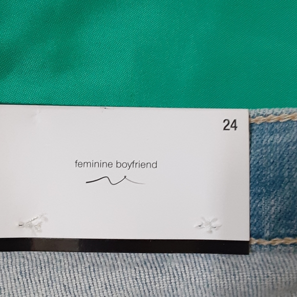 7 FOR ALL MANKIND  BOYFRIEND JEANS, SIZE 24 - Picture 9 of 15